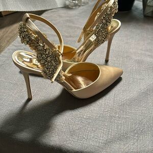 Badgley Mischka Women’s Blanca Pump